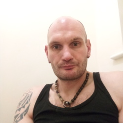 Piotr is looking for singles for a date